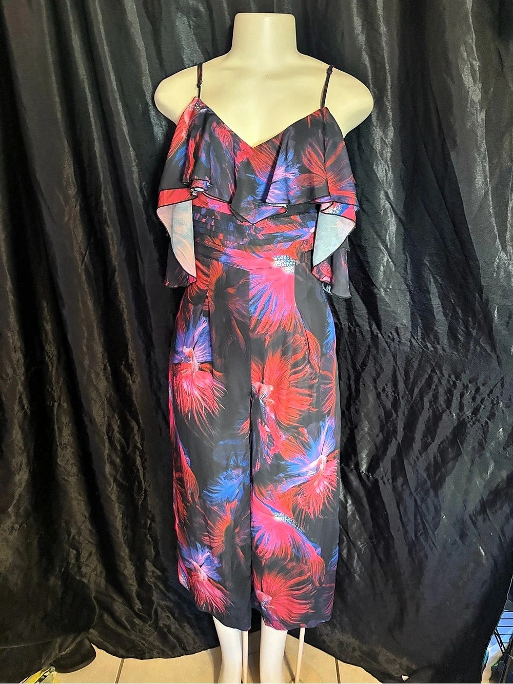 bebe Printed Wide Leg Jumpsuit Size 0 Like New